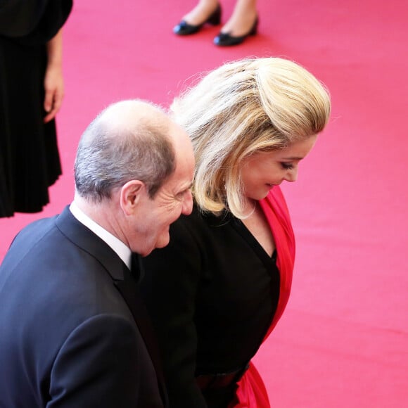 Pierre Lescure et Catherine Deneuve - Montée des marches du film "La Tête Haute" pour l'ouverture du 68 ème Festival du film de Cannes – Cannes le 13 mai 2015