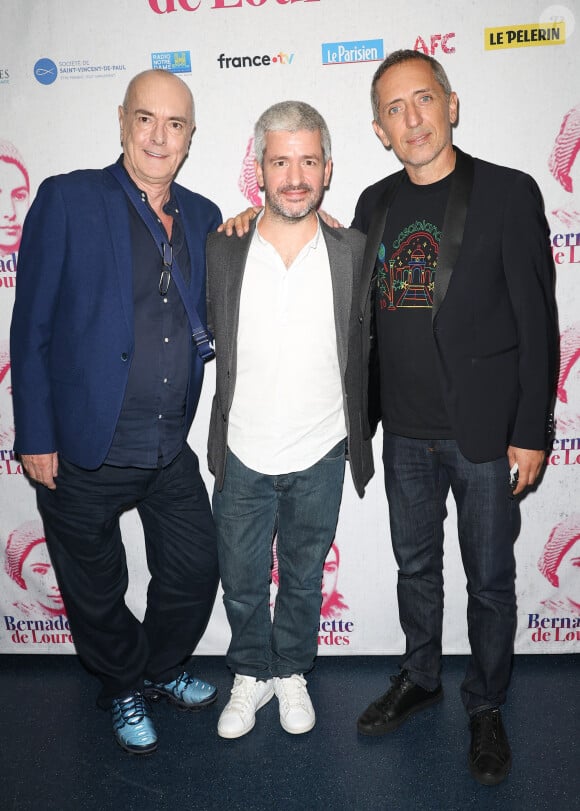 Semi-exclusif - Lionel Florence, Grégoire et Gad Elmaleh - Générale du spectacle musical "Bernadette de Lourdes" au Dôme de Paris à Paris le 21 septembre 2023. © Coadic Guirec/Bestimage