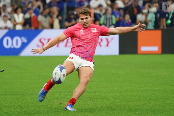 Le verdict est rapidement tombé : fracture de la mâchoire
Antoine Dupont (France) - Coupe du Monde de Rugby France 2023 du match de Poule A entre la France et la Namibie (96-0) au stade Velodrome à Marseille le 21 septembre 2023. 