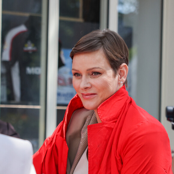 La princesse Charlene de Monaco - "Le rocher en fête" la principauté de Monaco fête le centenaire du prince Rainier III à Monaco, le 31 mai 2023. Cuma üna vota, se truvà üntra nui, sciü d'a Roca ! (Se retrouver sur le Rocher, comme au bon vieux temps) Voici une idée, initiée par le Comité, qui aurait certainement enthousiasmé le Prince Rainier III, qui ne manquait jamais une occasion de s'entourer des monégasques à chaque évènement important ou à l'occasion du traditionnel Cavagnëtu (pique-nique des monégasques), en toute convivialité ! C'est dans cet esprit de partage qu'une journée festive a été organisée sur le Rocher afin que petits et grands, monégasques et résidents, puissent se rappeler et célébrer le prince qui a régné le plus longtemps sur le Rocher, dotant la Principauté d'un modèle économique et social sans pareil, permettant à l'un des plus petits états au monde de rayonner bien au-delà de ses frontières et de pouvoir être fier de s'être étendu sur la mer grâce à un souverain visionnaire. © Claudia Albuquerque / Bestimage 