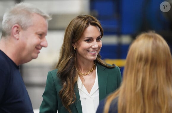 Kate Middleton visite l'usine textile familiale "AW Hainsworth" à Leeds, le 26 septembre 2023.