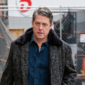 La star britannique y possède une jolie demeure en vielles pierres typiquement provençale.
Hugh Grant sur le tournage du film " The Undoing " à New York Le 13 avril 2019