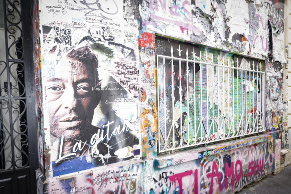 Elle avait tout prévu. Tout. Sauf ça.
Ouverture au public de la maison de Serge Gainsbourg, rue de Verneuil à Paris. © Jack Tribeca/Bestimage