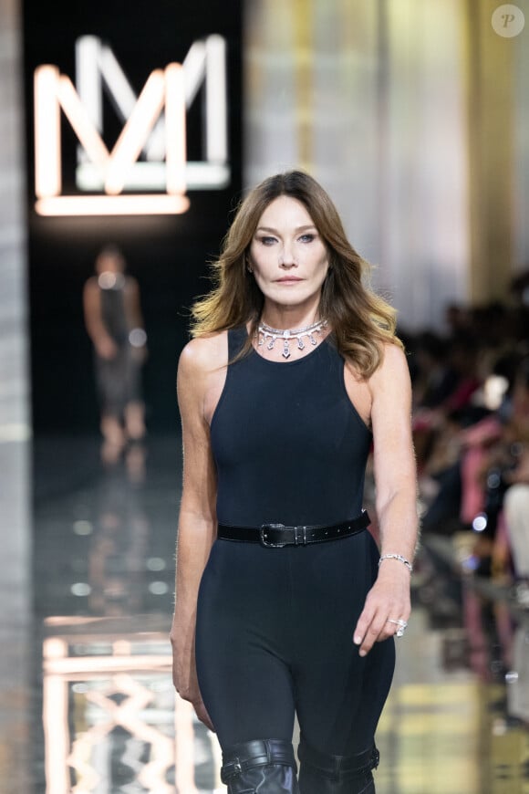 Carla Bruni - Défilé Messika Haute Joaillerie 2023 au Pavillon Cambon à Paris le 28 septembre 2023. Agence / Bestimage