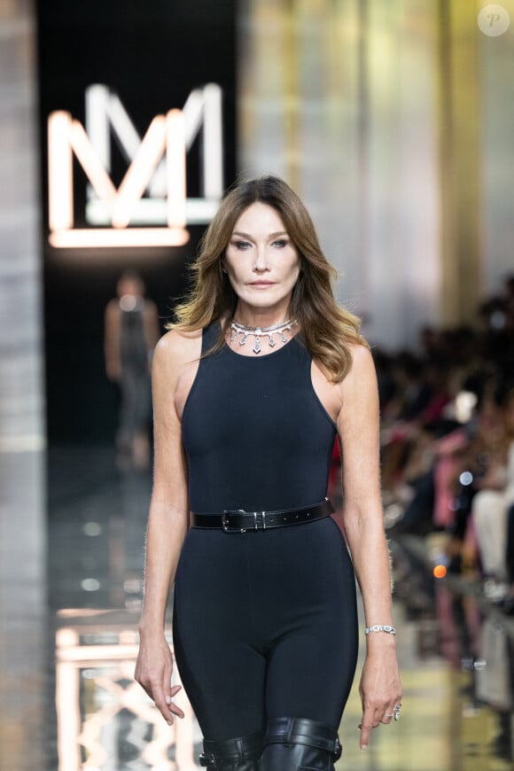 Carla Bruni - Défilé Messika Haute Joaillerie 2023 au Pavillon Cambon à Paris le 28 septembre 2023. Agence / Bestimage