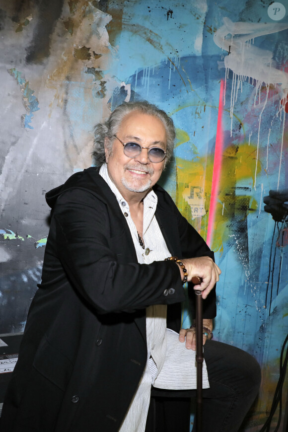 Exclusif - Patrick Hernandez - Backstage - Enregistrement de l'émission "M6 sur son 31", présentée par E.Gossuin et diffusée le 31 décembre sur M6 © Cédric Perrin / Bestimage À l'occasion du passage à la nouvelle année, M6 se met sur son 31 et met le feu au Dôme de Paris en conviant les plus grandes stars de la musique dans un grand show musical festif. Au programme, 3 heures de fête pour rendre inoubliable cette dernière soirée de l'année avec de nombreuses prestations live spécialement imaginées pour vous faire danser toute la soirée ! Un show 100% tubes pour faire la fête dans une ambiance de folie ! 