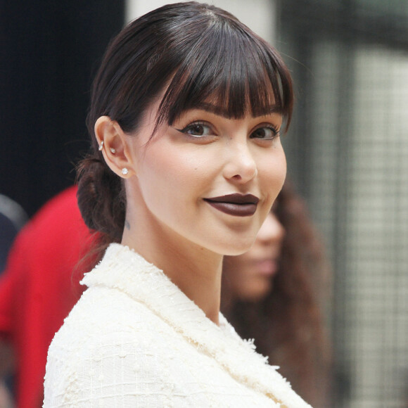 Nabilla a réagi aux critiques portant sur Cristina Cordula
Nabilla Benattia - Personnalités au défilé prêt-à-porter Giambattista Valli Printemps/été 2024 lors de la Fashion Week de Paris. © Jonathan Rebboah / Panoramic / Bestimage 