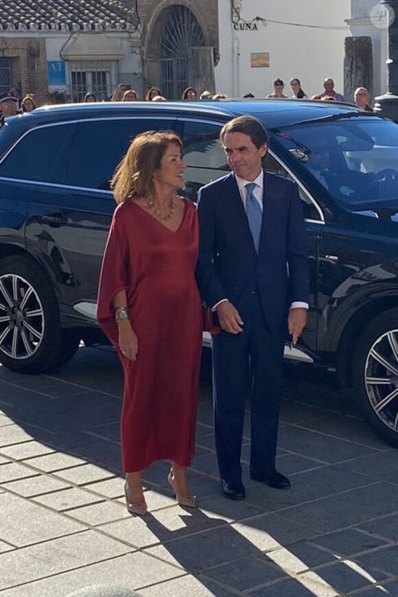 Ana Botella et José María Aznar arrivent au mariage de Javier Prado Benítez et Catalina Vereterra Gastearen le 30 septembre 2023, à la Medina Sidonia à Cadix, Espagne