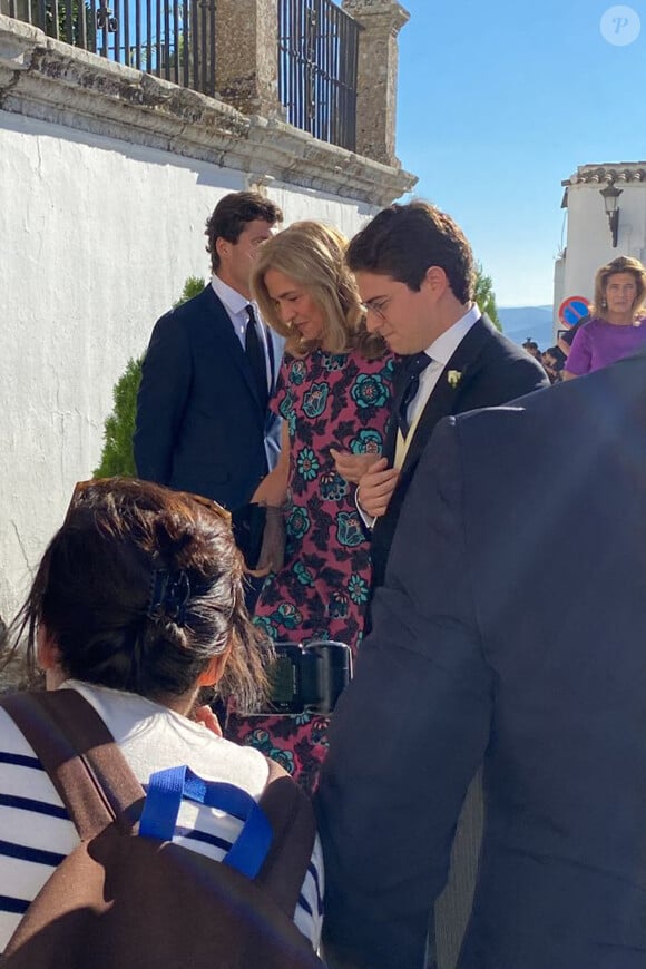 L'Infante Cristina de Bourbon et Grecia arrivent au mariage de Javier Prado Benítez et Catalina Vereterra Gastearen le 30 septembre 2023, à la Medina Sidonia à Cadix, Espagne