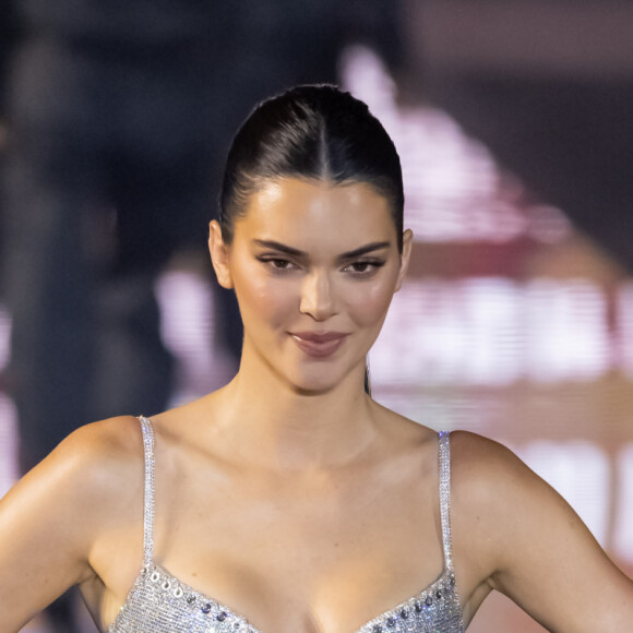 Kendall Jenner - Défilé "Walk Your Worth" de L'Oréal lors de la Fashion Week sous la Tour Eiffel à Paris, le 1er octobre 2023. © Olivier Borde - Bertrand Rindorff/Bestimage