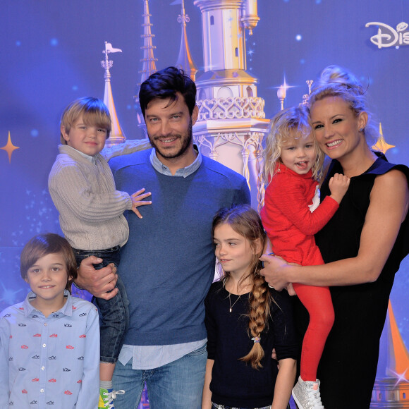 Elodie Gossuin, Bertrand Lacherie et leurs 4 enfants Rose Lacherie, Jules Lacherie, Joséphine Lacherie, Léonard Lacherie - 25 ème anniversaire de Disneyland Paris à Marne-La-Vallée le 25 mars 2017 © Veeren Ramsamy / Bestimage 