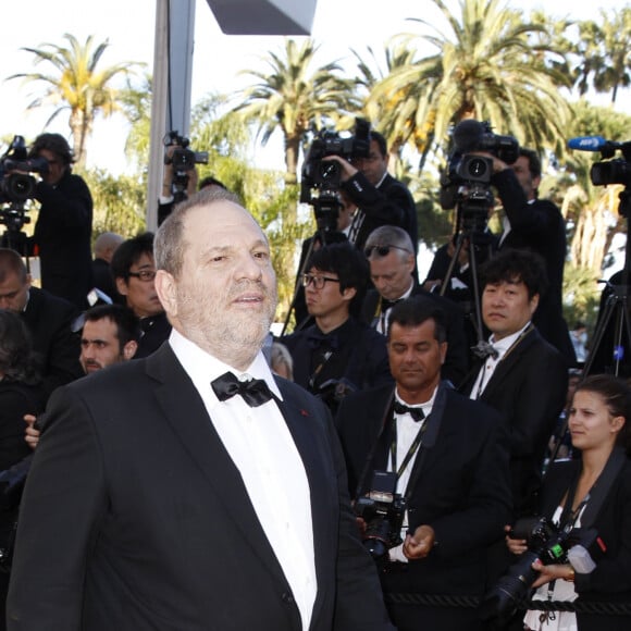 Selon elle, il suffit de montrer qu'on est en couple et que l'on a des enfants pour ne pas se faire attaquer par un tel homme.
Harvey Weinstein au Festival de Cannes 2012