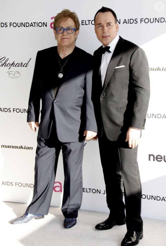 Elton John et son compagnon David Furnish lors du 18ème gala de la AIDS Foundation d'Elton John à l'occasion de la 82ème cérémonie des Oscars au Pacific Design Center à Los Angeles le 7 mars 2010