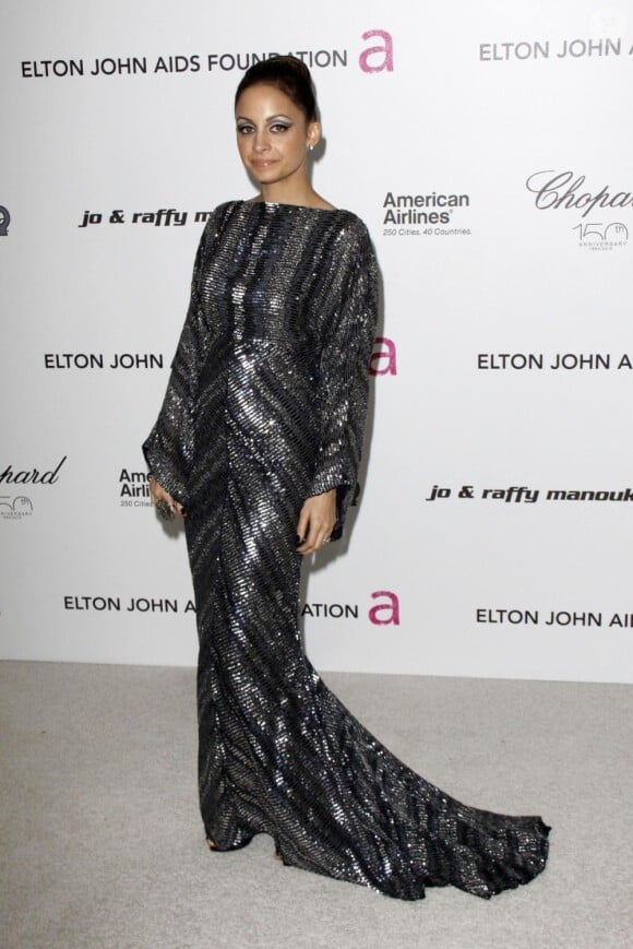 Nicole Richie très élégante lors du 18ème gala de la AIDS Foundation d'Elton John à l'occasion de la 82ème cérémonie des Oscars au Pacific Design Center à Los Angeles le 7 mars 2010