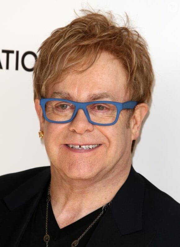 Elton John lors du 18ème gala de la AIDS Foundation d'Elton John à l'occasion de la 82ème cérémonie des Oscars au Pacific Design Center à Los Angeles le 7 mars 2010