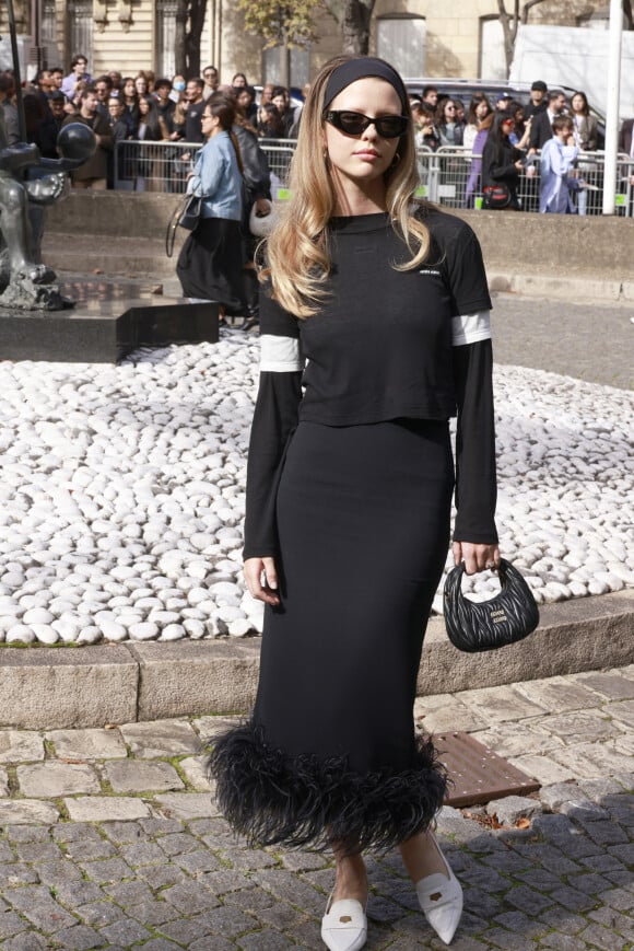 Mia Goth - Défilé de mode prêt-à-porter Miu Miu, printemps-été 2024, lors de la Fashion Week de Paris. Le 3 octobre 2023. © Christophe Aubert / Bestimage