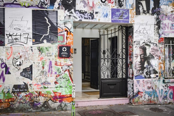 Ouverture au public de la maison de Serge Gainsbourg, rue de Verneuil à Paris, France, le 16 septembre 2023. © Jack Tribeca/Bestimage