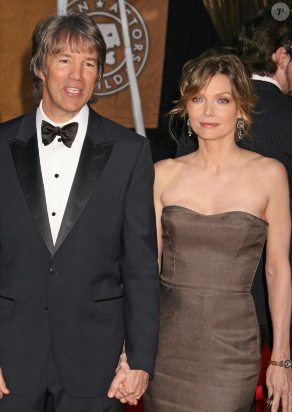 David E Kelley et sa femme Michelle Pfeiffer, producteur de la série Kindreds