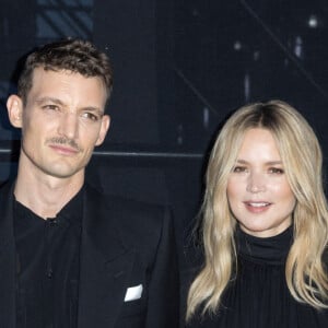 Niels Schneider et sa compagne Virginie Efira - Photocall du défilé Saint Laurent Womenswear Printemps/été 2024 dans le cadre de la Fashion week de Paris le 26 septembre 2023 à Paris. © Olivier Borde/Bestimage