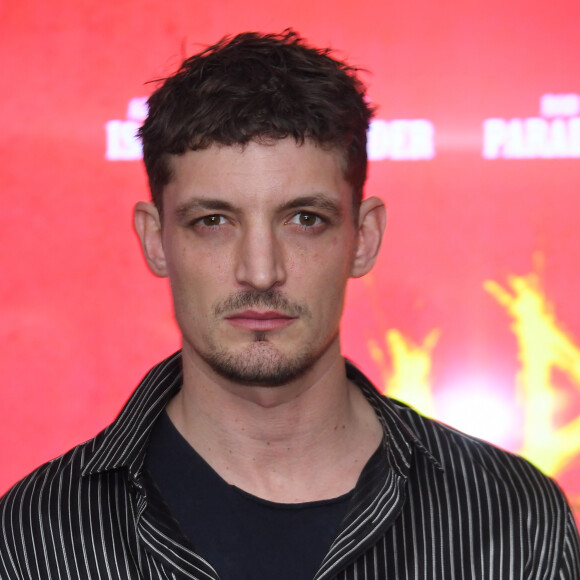 Niels Schneider est à l'affiche du film "Coup de Chance" et de la série "D'Argent et de sang".
Niels Schneider - Avant-première du film "Apaches" au cinéma UGC Les Halles à Paris le 28 mars 2023. © Giancarlo Gorassini/Bestimage