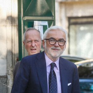 Pascal Praud - Obsèques de Jean-Pierre Elkabbach au cimetière du Montparnasse de Paris, le 6 octobre 2023. © Christophe Clovis/Bestimage