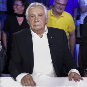 Ce mercredi, Michel Sardou lançait sa tournée "Je me souviens d'un adieu" à Rouen.
Exclusif - Michel Sardou sur le plateau de l'émission Touche pas à mon poste (TPMP) présentée en direct par C.Hanouna. © Jack Tribeca / Bestimage