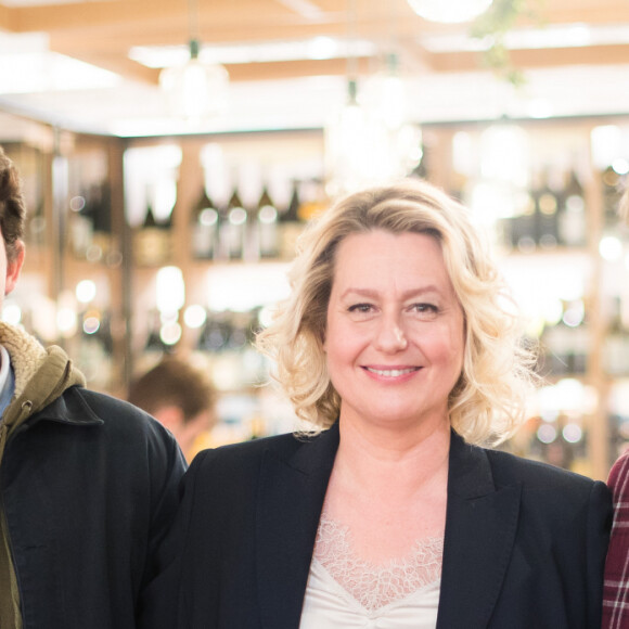 De bonne heure, l'animatrice d'émissions culinaires, publiait sous une photo de son fils : "Joyeux anniversaire, Giacomo ! Chaque année, je suis émerveillée de te voir grandir, évoluer, et devenir l'homme incroyable que tu es aujourd'hui". 
Exclusif - Luana Belmondo avec ses fils Giacomo et Alessandro - Luana Belmondo lors du lancement de son livre "Italia mia Luana cuisine Rome" et de l'annonce de la diffusion de la série d'émissions sur la chaîne TV My Cuisine, au restaurant l'Osteria del Vino du marché spacieux Eataly Paris Marais à Paris le 7 novembre 2019