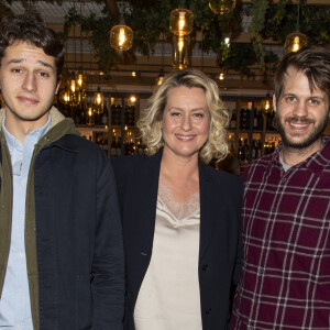 Exclusif - Luana Belmondo avec ses fils Giacomo et Alessandro - Luana Belmondo lors du lancement de son livre "Italia mia Luana cuisine Rome" et de l'annonce de la diffusion de la série d'émissions sur la chaîne TV My Cuisine, au restaurant l'Osteria del Vino du marché spacieux Eataly Paris Marais à Paris le 7 novembre 2019