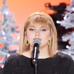 Exclusif - Louane Emera lors de l'enregistrement d'un Grand show de Noël "Christmas Show" imaginé par B.Biolay avec une pléiade d’artistes prestigieux au Casino de Paris, France, le 29 septembre 2022.