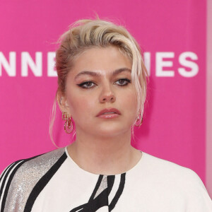 Louane Emera de la série VISIONS CANNESERIES SAISON 5 au Palais des Festivals et des Congrès de Cannes, dimanche 3 avril 2022.