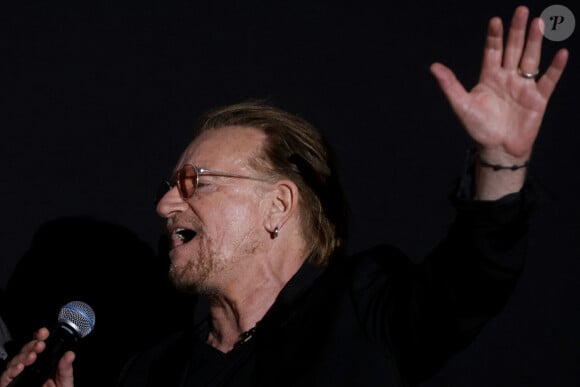 tout en changeant les paroles, et en les adaptant à la situation actuelle.
Bono au Festival du film de Sarajevo, le 11 aout 2023. Photo: Armin Durgut/PIXSELL