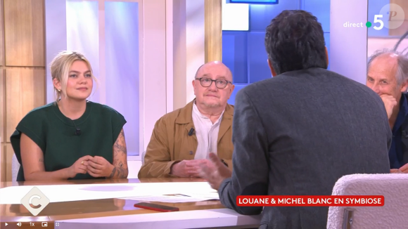 Louane, dans C à Vous.