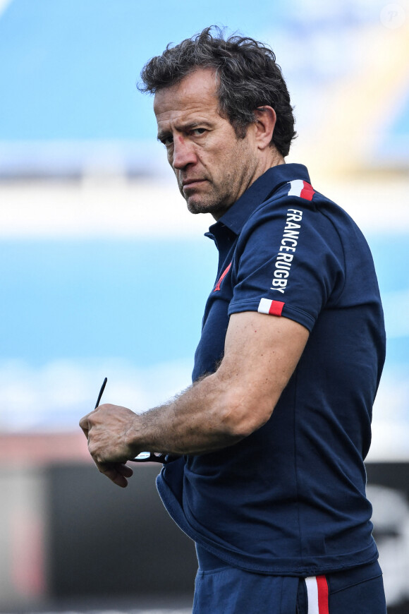 Avant cela, Fabien Galthié ne portait tout simplement pas de lunettes
Fabien Galthié pendant le match de rugby des VI Nations opposant l'Italie à la France au stade OLympique de Rome, Italie, le 6 février 2021. La France a gagné 50-10. © Inside/Panoramic/Bestimage