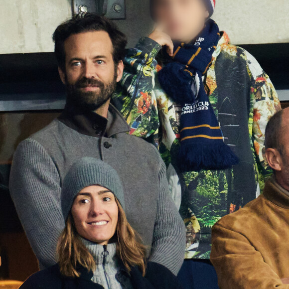 Il était avec son fils de 11 ans, Aleph.
Benjamin Millepied et son fils Aleph - People des les tribunes de la coupe du Monde de Rugby France 2023 - Match de quart de finale "France-Afrique du Sud (28-29)" au Stade de France à Saint-Denis 15 octobre 2023. Moreau-Jacovides/Bestimage 