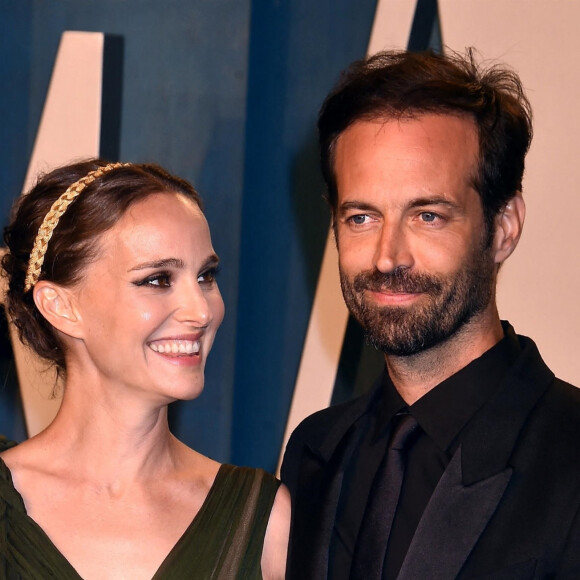 Natalie Portman et Benjamin Millepied au photocall de la soirée "Vanity Fair" lors de la 94ème édition de la cérémonie des Oscars à Los Angeles, le 27 mars 2022. 