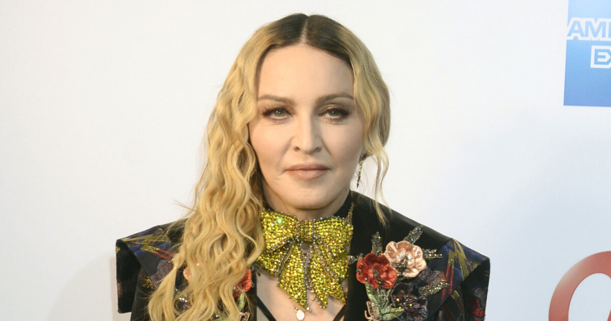 Madonna: Haar dochter Esteri, 11, voert een wilde dans uit tijdens een concert, en het publiek is in shock