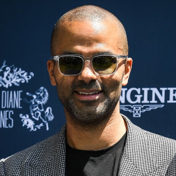 Entrepreneur aux multiple casquettes, Tony Parker aime beaucoup le vin
Tony Parker au photocall de la 174ème édition du Prix de Diane Longines à l'hippodrome de Chantilly, France, le 18 juin 2023. © Matthieu Mirville/Bestimage