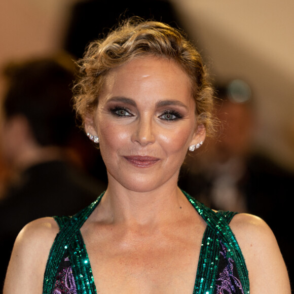 Claire Keim (Charlotte Tilbury pour le maquillage, Dessange pour la coiffure, Bijoux Boucheron, Robe Elie Saab, Chaussures Jimmy Choo) - Montée des marches du film " Stars At Noon " lors du 75ème Festival International du Film de Cannes. Le 25 mai 2022 © Cyril Moreau / Bestimage 