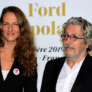 Alain Chabat et sa femme Tiara Comte - Photocall de la soirée de remise de prix du festival Lumière 2019 à Lyon le 18 octobre 2019. © Romain Doucelin / Bestimage 