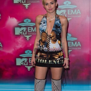 La fête n'aura finalement pas lieu...
Miley Cyrus - People arrivant aux MTV European Music Awards (EMA) 2013 au Ziggo Dome a Amsterdam, le 10 Novembre 2013. 