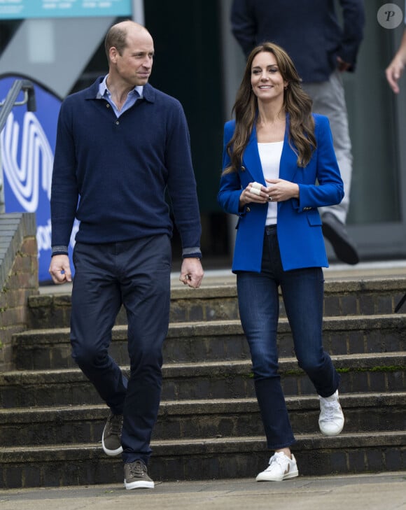 Le prince William, prince de Galles, et Catherine (Kate) Middleton, princesse de Galles, au centre sportif national de Bisham Abbey à Marlow, à l'occasion de la Journée mondiale de la Santé mentale, le 12 octobre 2023. 