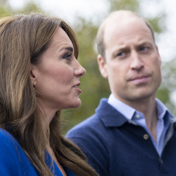 Kate et William sont-ils au bord de la rupture ?
Le prince William, prince de Galles, et Catherine (Kate) Middleton, princesse de Galles, au centre sportif national de Bisham Abbey à Marlow, à l'occasion de la Journée mondiale de la Santé mentale