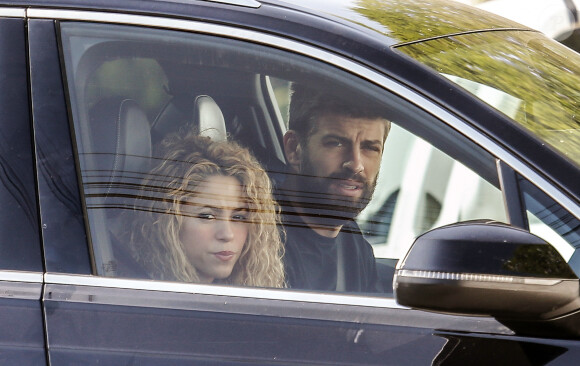 L'ex de Shakira a arrêté le football l'an dernier
 
Exclusif - La chanteuse Shakira et son mari le footballeur Gerard Piqué avec leur fils Milan quittent leur domicile à Barcelone le 15 octobre 2017.