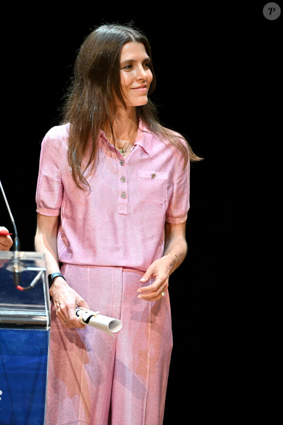Charlotte Casiraghi durant la cérémonie de proclamation de l'édition 2023 des Prix de la Fondation Prince Pierre à l'opéra Garnier à Monaco, le 10 octobre 2023.  © Bruno Bebert / Bestimage