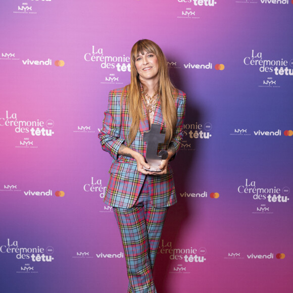 Exclusif - Daphné Bürki (Alliée de l'année) lors de la cérémonie des Têtu 2023 à l'Olympia à Paris le 6 septembre 2023. © Pierre Perusseau / Bestimage