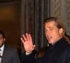 Les mises en demeure et décisions de justice n'ont rien donné malheureusement. S'il a été condamné à lui verser plus de 500 000 euros, l'acteur n'a toujours rien fait
Brad Pitt arrive au "2020 National Board of Reviews Awards Gala" à New York, le 8 janvier 2020. 