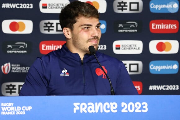 Le capitaine de l'équipe de France a vécu une compétition difficile
Antoine Dupont en conférence de presse pendant la Coupe du monde le 15 octobre 2023 (Credit Image: © Mickael Chavet/ZUMA Press Wire)