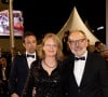 Ce drame a été réalisé par Anna Novion... c'est-à-dire sa compagne depuis l'année 2009.
Anna Novion et son mari Jean-Pierre Darroussin - Montée des marches du film "Rapito (L'enlèvement" lors du 76e Festival de Cannes. Le 23 mai 2023 © Jacovides-Moreau / Bestimage