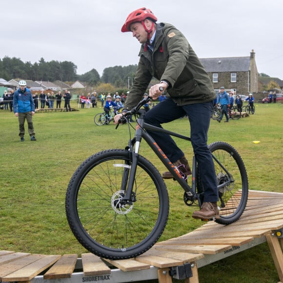 Le prince William, prince de Galles, et Catherine (Kate) Middleton, princesse de Galles, visitent Outfit Moray, une organisation caritative primée à Moray (Ecosse), le 2 novembre 2023. Connus sous le nom de duc et duchesse de Rothesay lorsqu'ils sont en Écosse, visitent cet organisme qui propose des programmes d'apprentissage en plein air et d'activités d'aventure qui changent la vie des jeunes de Moray, en Écosse. 