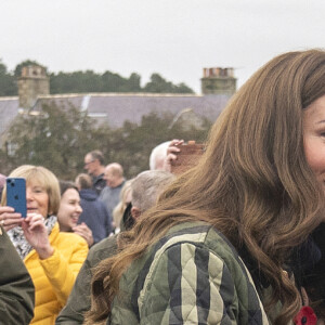 Le prince William, prince de Galles, et Catherine (Kate) Middleton, princesse de Galles, visitent Outfit Moray, une organisation caritative primée à Moray (Ecosse), le 2 novembre 2023. Connus sous le nom de duc et duchesse de Rothesay lorsqu'ils sont en Écosse, visitent cet organisme qui propose des programmes d'apprentissage en plein air et d'activités d'aventure qui changent la vie des jeunes de Moray, en Écosse. 